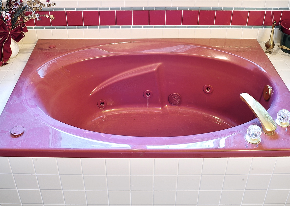 Bathtub - Before Transformation